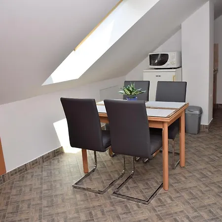 Apartment Erkel Apartman *