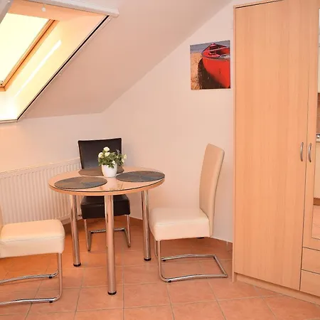 Apartment Erkel Apartman *
