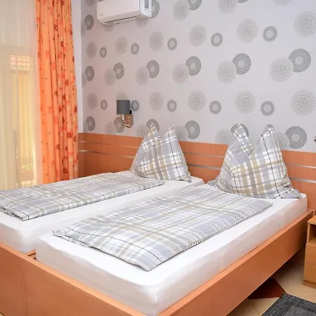 Erkel Apartament *