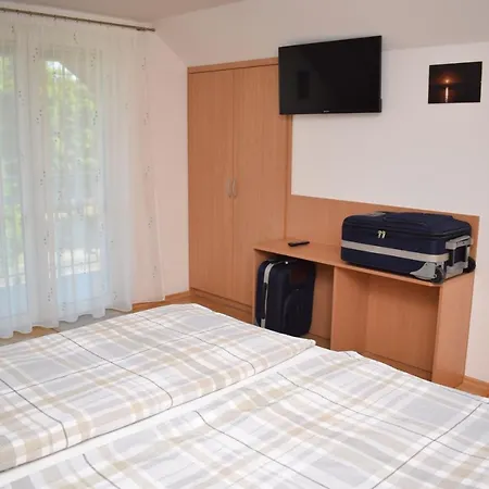 Apartment Erkel Apartman *